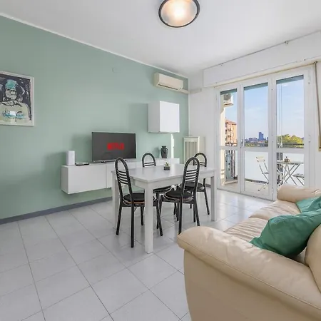 Easy Parking - 5 Min To Metro - Balcony - Quiet Апартаменты *