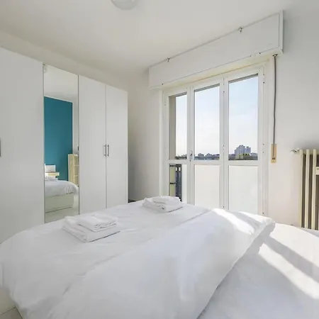 Easy Parking - 5 Min To Metro - Balcony - Quiet * Milaan